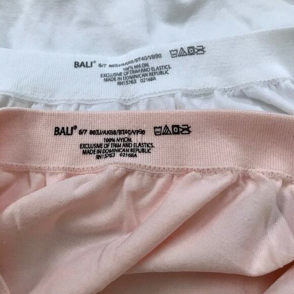 Bali NWT Comfort Revolution Seamless Brief Panties Women 6/7 - Picture 10 of 11